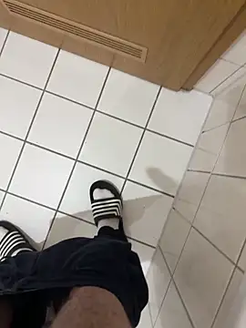 Snapshot of Dicksxd chatting on December 4, 7:02 pm Dicksxd online show from December 4, 7:02 pm