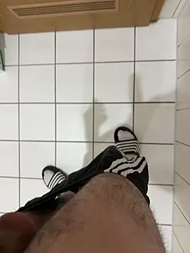 Snapshot of Dicksxd chatting on November 17, 6:01 pm Dicksxd online show from November 17, 6:01 pm