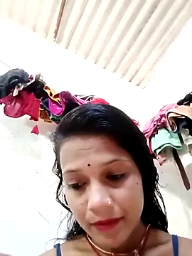 Snapshot of Chandni_Love143 chatting on September 9, 4:11 am Chandni Love143 online show from September 9, 4:11 am