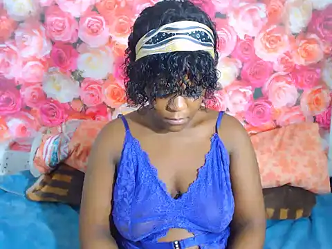 MiniMinaj online show from December 3, 1:50 am