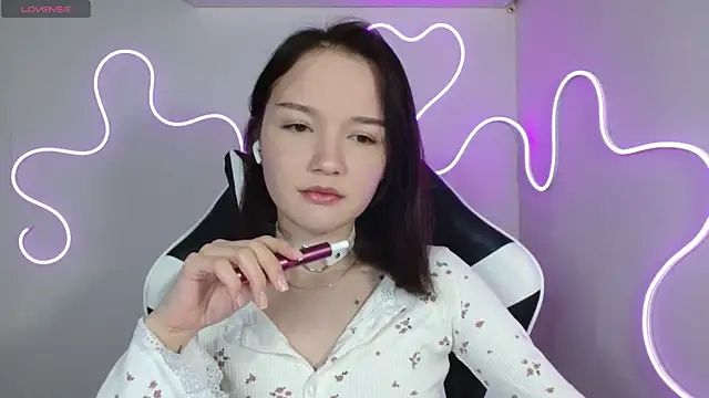 Snapshot of DemiWildcat chatting on November 5, 10:07 am DemiWildcat online show from November 5, 10:07 am