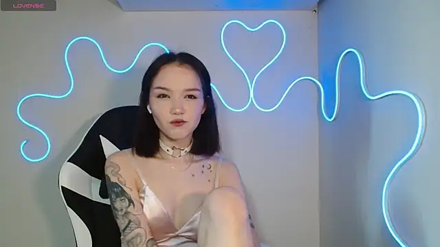 Snapshot of DemiWildcat chatting on October 9, 9:21 am DemiWildcat online show from October 9, 9:21 am