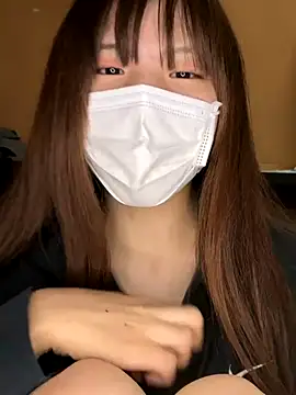 Snapshot of natsumiii chatting on October 18, 2:19 pm natsumiii online show from October 18, 2:19 pm