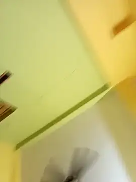 Snapshot of Quun_rosi chatting on October 19, 10:40 am Quun rosi online show from October 19, 10:40 am