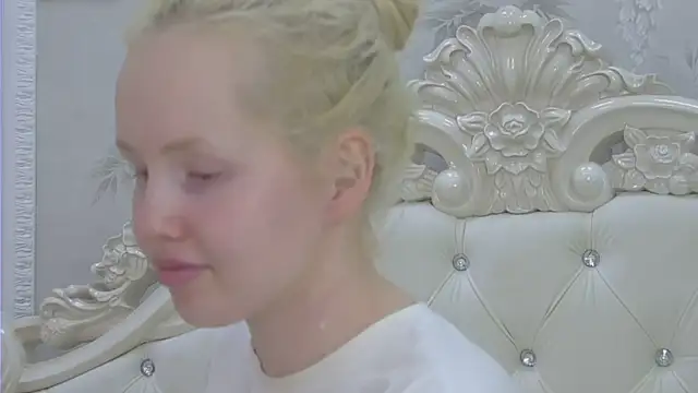 EllieFrosty  online show from May 11, 11:57 pm