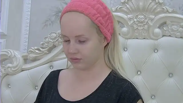 EllieFrosty  online show from March 5, 9:54 pm