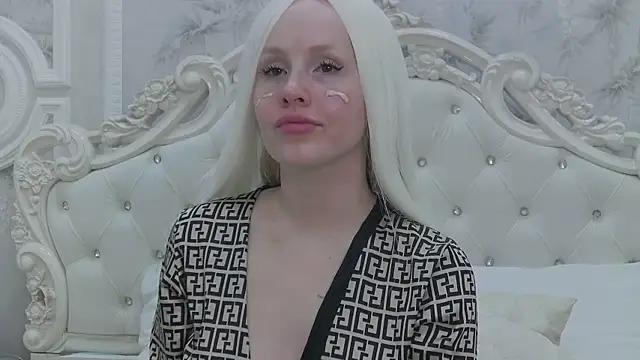 Snapshot of EllieFrosty_ chatting on September 9, 5:33 pm EllieFrosty online show from September 9, 5:33 pm