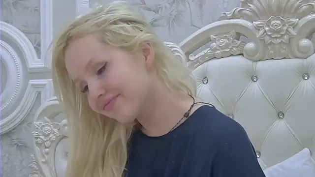 EllieFrosty  online show from May 24, 3:45 pm