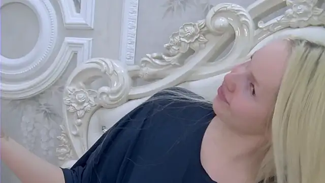 EllieFrosty  online show from March 13, 4:34 pm