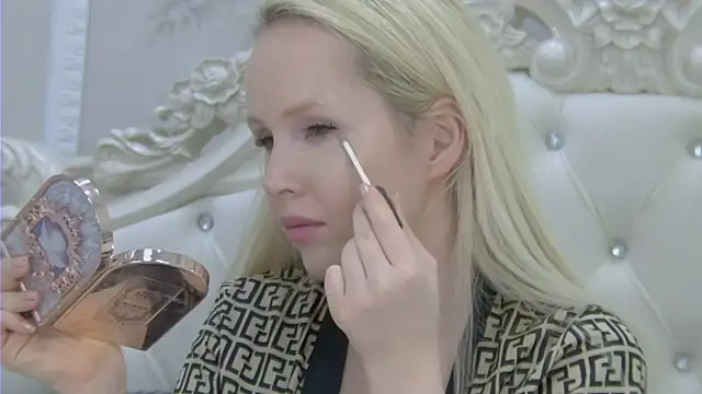 EllieFrosty  online show from March 30, 10:33 pm