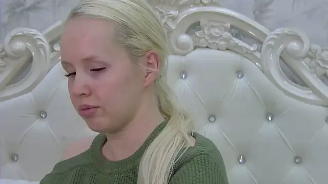 EllieFrosty  online show from January 16, 6:12 pm