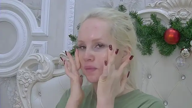 EllieFrosty  online show from January 6, 7:51 pm