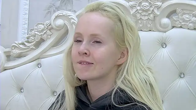 Snapshot of EllieFrosty_ chatting on November 7, 11:08 pm EllieFrosty online show from November 7, 11:08 pm