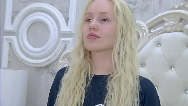 EllieFrosty  online show from March 9, 11:41 pm