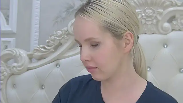 EllieFrosty  online show from April 20, 10:22 pm