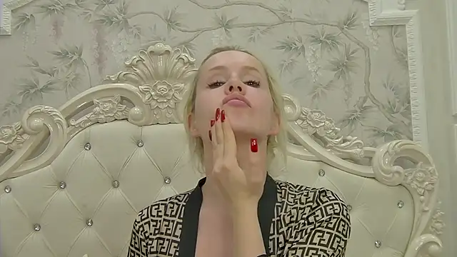 Snapshot of EllieFrosty_ chatting on September 26, 7:37 am EllieFrosty online show from September 26, 7:37 am