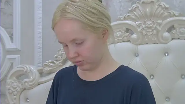 EllieFrosty  online show from May 2, 2:22 pm