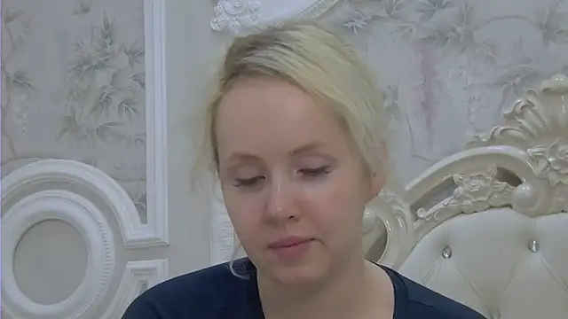 Snapshot of EllieFrosty_ chatting on July 15, 3:13 am EllieFrosty online show from July 15, 3:13 am