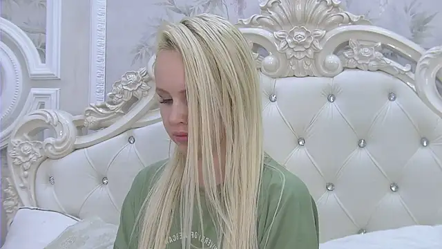 Snapshot of EllieFrosty_ chatting on November 30, 3:24 pm EllieFrosty online show from November 30, 3:24 pm