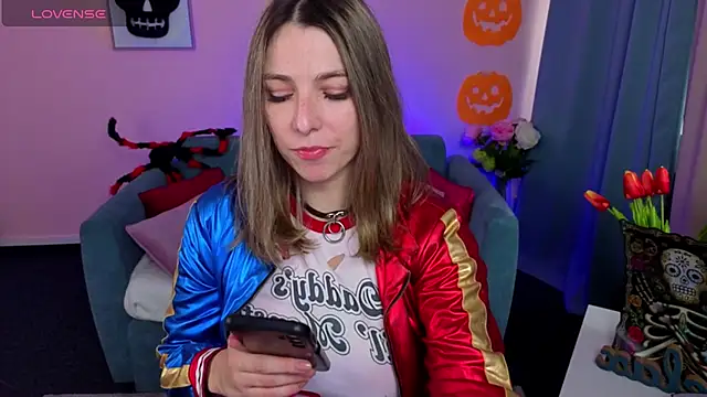 evafolver online show from October 31, 9:39 am