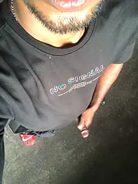 Snapshot of kavi1q1 chatting on October 15, 1:15 am kavi1q1 online show from October 15, 1:15 am