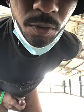 Snapshot of kavi1q1 chatting on November 16, 7:02 am kavi1q1 online show from November 16, 7:02 am