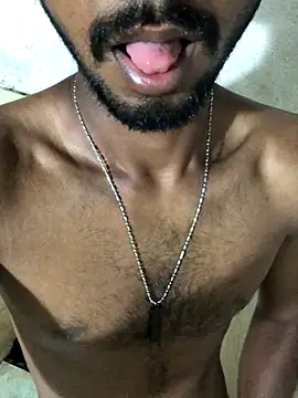 Snapshot of kavi1q1 chatting on December 4, 11:37 pm kavi1q1 online show from December 4, 11:37 pm