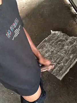 Snapshot of kavi1q1 chatting on October 31, 12:51 am kavi1q1 online show from October 31, 12:51 am