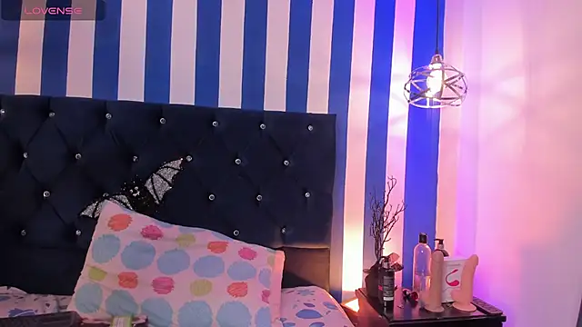 valeria rouse28 online show from November 4, 5:17 pm