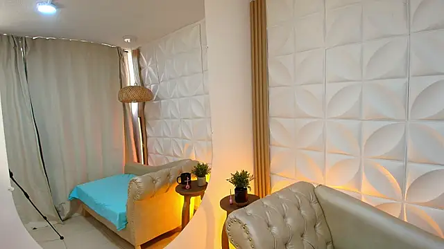 Lily rousee  online show from November 7, 1:04 pm