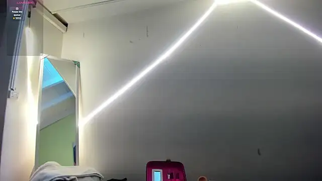 Snapshot of AtheneaArbelaez_ chatting on October 15, 12:46 pm AtheneaArbelaez online show from October 15, 12:46 pm