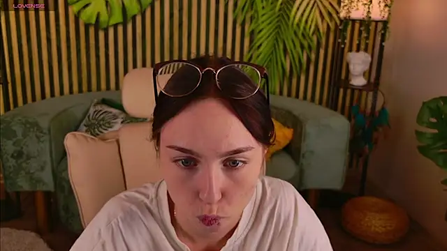 MonikaCarter online show from September 21, 10:20 am