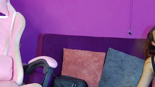 Maylu Fox online show from November 4, 1:26 pm