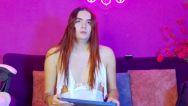 Maylu Fox online show from November 5, 12:30 pm