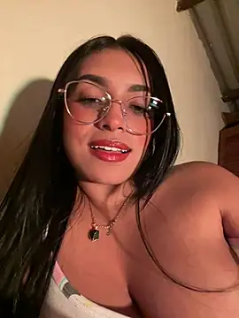 Snapshot of Linda_Saenz_ chatting on June 1, 7:52 am Linda Saenz online show from June 1, 7:52 am