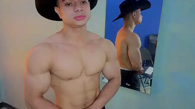 Snapshot of DylanGuss chatting on October 29, 12:26 pm DylanGuss online show from October 29, 12:26 pm