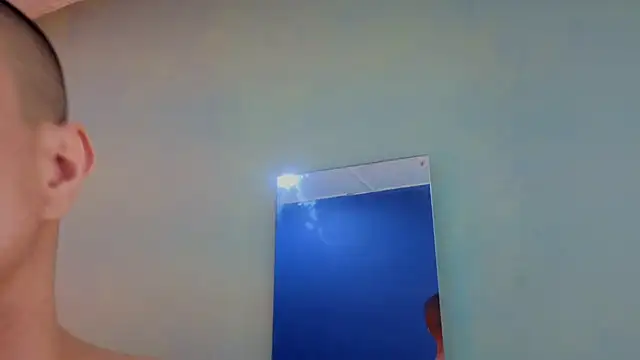 Snapshot of DylanGuss chatting on October 28, 12:37 pm DylanGuss online show from October 28, 12:37 pm