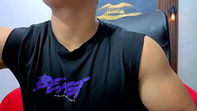 Snapshot of DylanGuss chatting on September 11, 11:32 am DylanGuss online show from September 11, 11:32 am