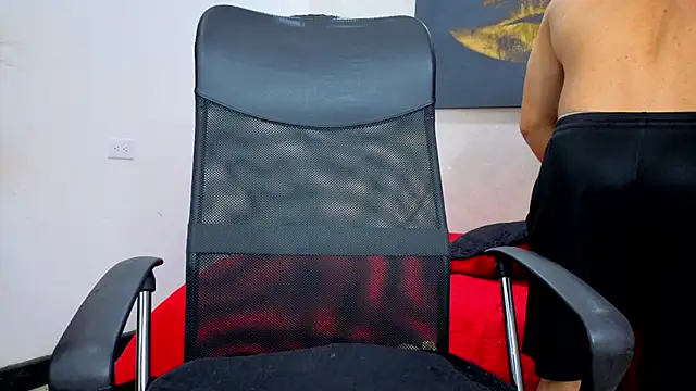 Snapshot of DylanGuss chatting on September 17, 11:34 am DylanGuss online show from September 17, 11:34 am