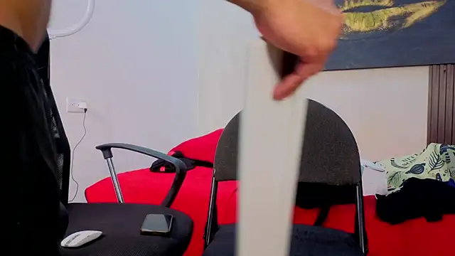 Snapshot of DylanGuss chatting on October 5, 12:07 pm DylanGuss online show from October 5, 12:07 pm