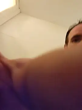 Snapshot of Mcnlrdam chatting on October 18, 5:48 pm Mcnlrdam online show from October 18, 5:48 pm