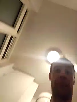 Snapshot of Mcnlrdam chatting on February 20, 6:32 pm Mcnlrdam online show from February 20, 6:32 pm