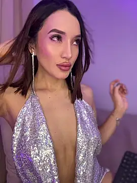 Bella-taylorr online show from May 15, 11:30 am