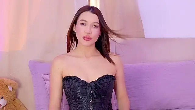 Snapshot of Bella-taylorr chatting on July 18, 12:25 pm Bella-taylorr online show from July 18, 12:25 pm