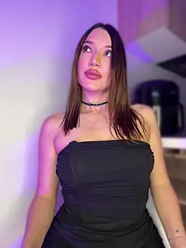 Bella-taylorr online show from April 11, 4:53 am