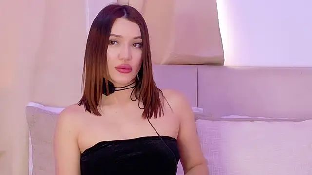Snapshot of Bella-taylorr chatting on July 4, 1:04 pm Bella-taylorr online show from July 4, 1:04 pm
