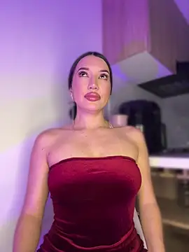 Bella-taylorr online show from April 9, 4:47 am