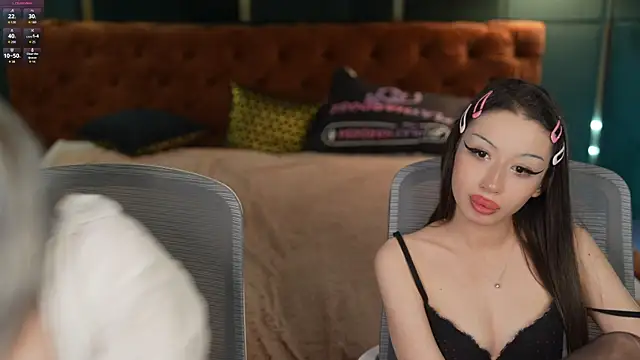 Yuki sun online show from November 7, 7:07 pm