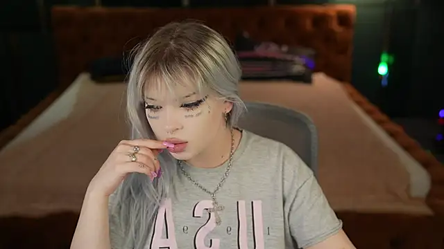 Yuki sun online show from November 9, 7:07 pm