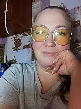 Kiss Eva online show from February 4, 5:30 pm